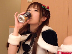 サンタコス美女がエロい！えちえち乱交ドエロセックス！